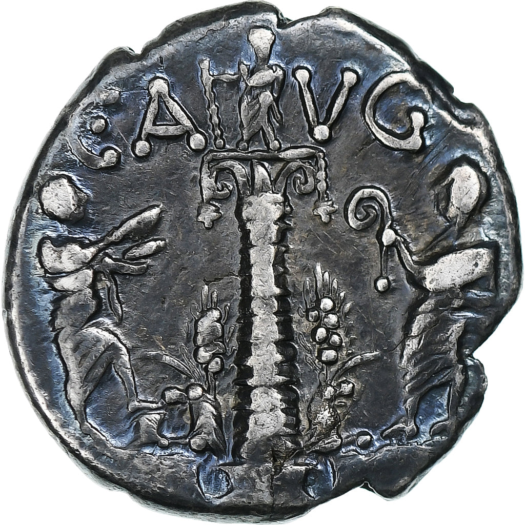 Minucía,
Denario,
135 a.C.