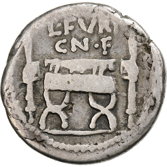 furia, 
  
  Denario, 
  
  63 a.C.