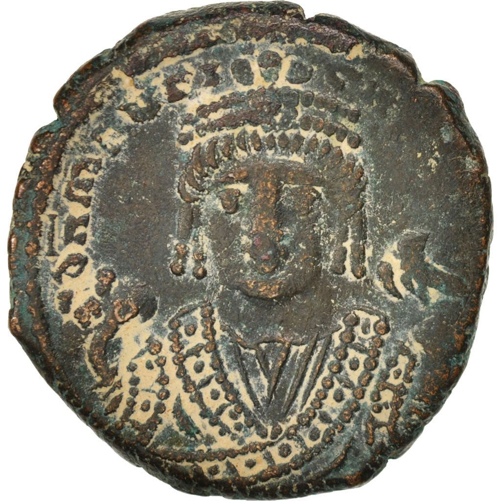 Acuñar, 
  
  Mauricio Tiberio, 
  
  Follis
