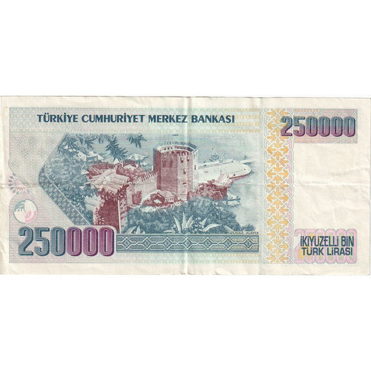 Turquía, 

250.000 liras
